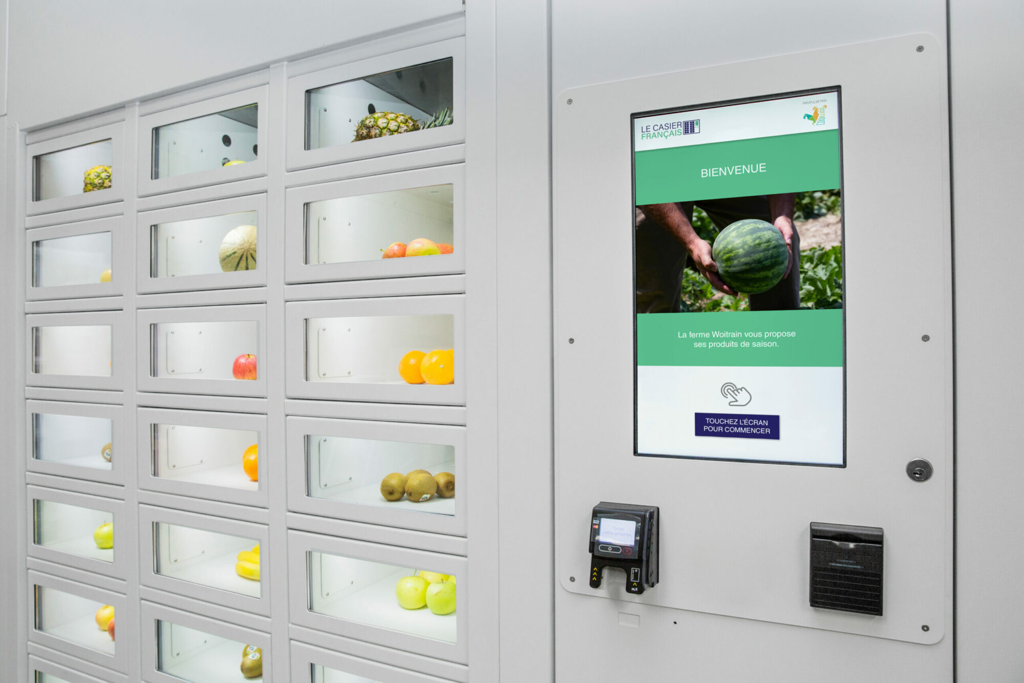 Distributeur automatique Le Casier Français utilisé pour la vente en circuit court et libre service de fruits et légumes