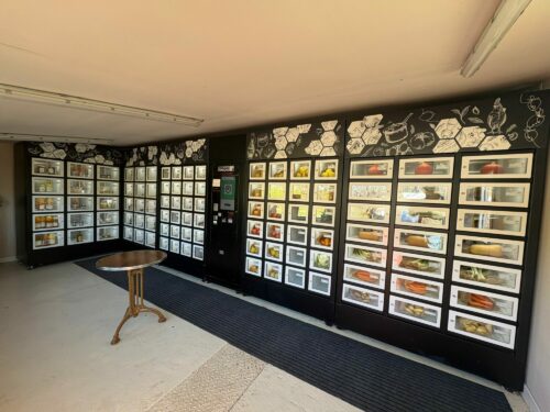 Photo des casiers connectés de la cabane du petit jean