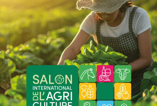 Logo du Salon International de l'Agriculture 2026 posé sur le visuel d'une maraîchère dans son champ
