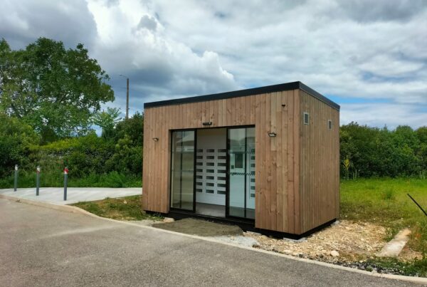 Photo d'un casier dans un de nos bâtiments modulaires en bois