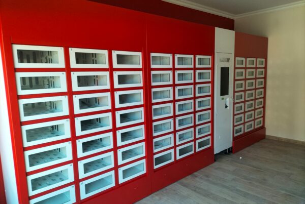 Photo de casiers connectés pour la restauration rapide