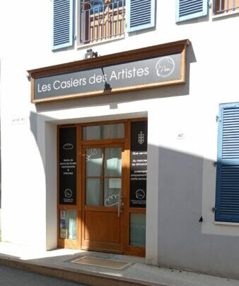Devanture de la boulangerie connectée Le Casier des Artistes