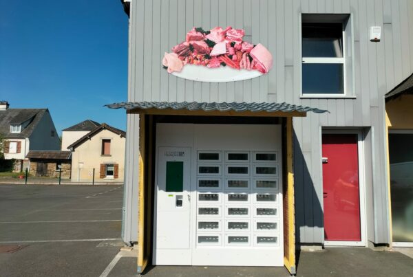 Casier connecté pour boucherie installé dans un abri