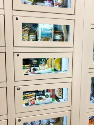 Des casiers automatiques contenant des produits locaux en Isère