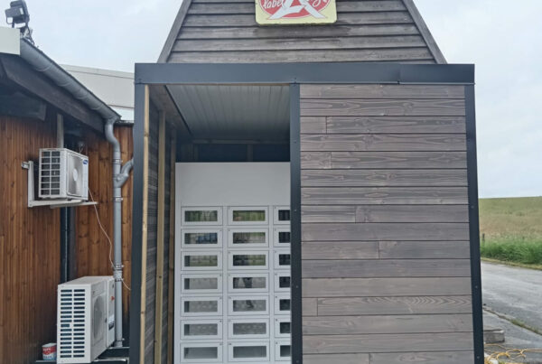 Distributeur automatique à viande dans son cabanon