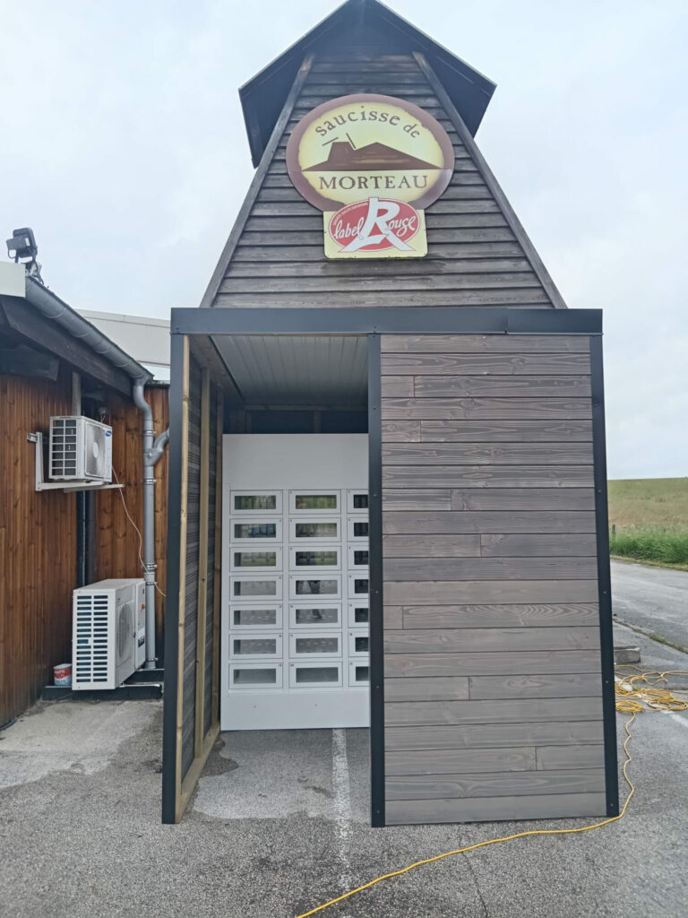 Distributeur automatique à viande dans son cabanon