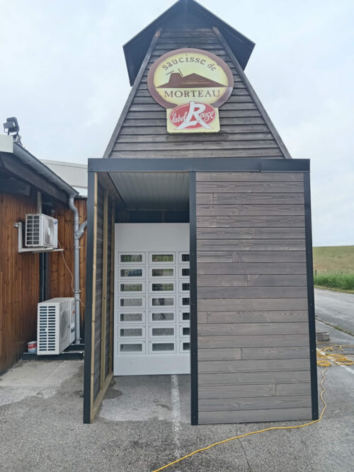 Distributeur automatique à viande dans son cabanon