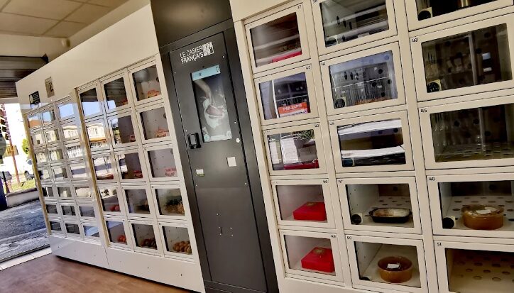Le distributeur automatique de produits locaux remplis avec de bons produits