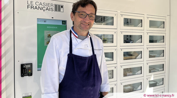 Laurent Lalvée prend la pose devant ses casiers à Essey-Les-Nancy